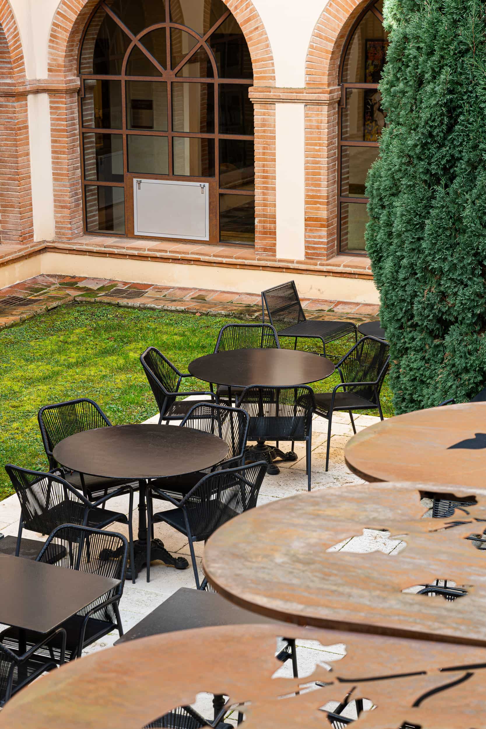 photographie immobilier Dali Hotel Montauban architecture Qapture jardin terrasse