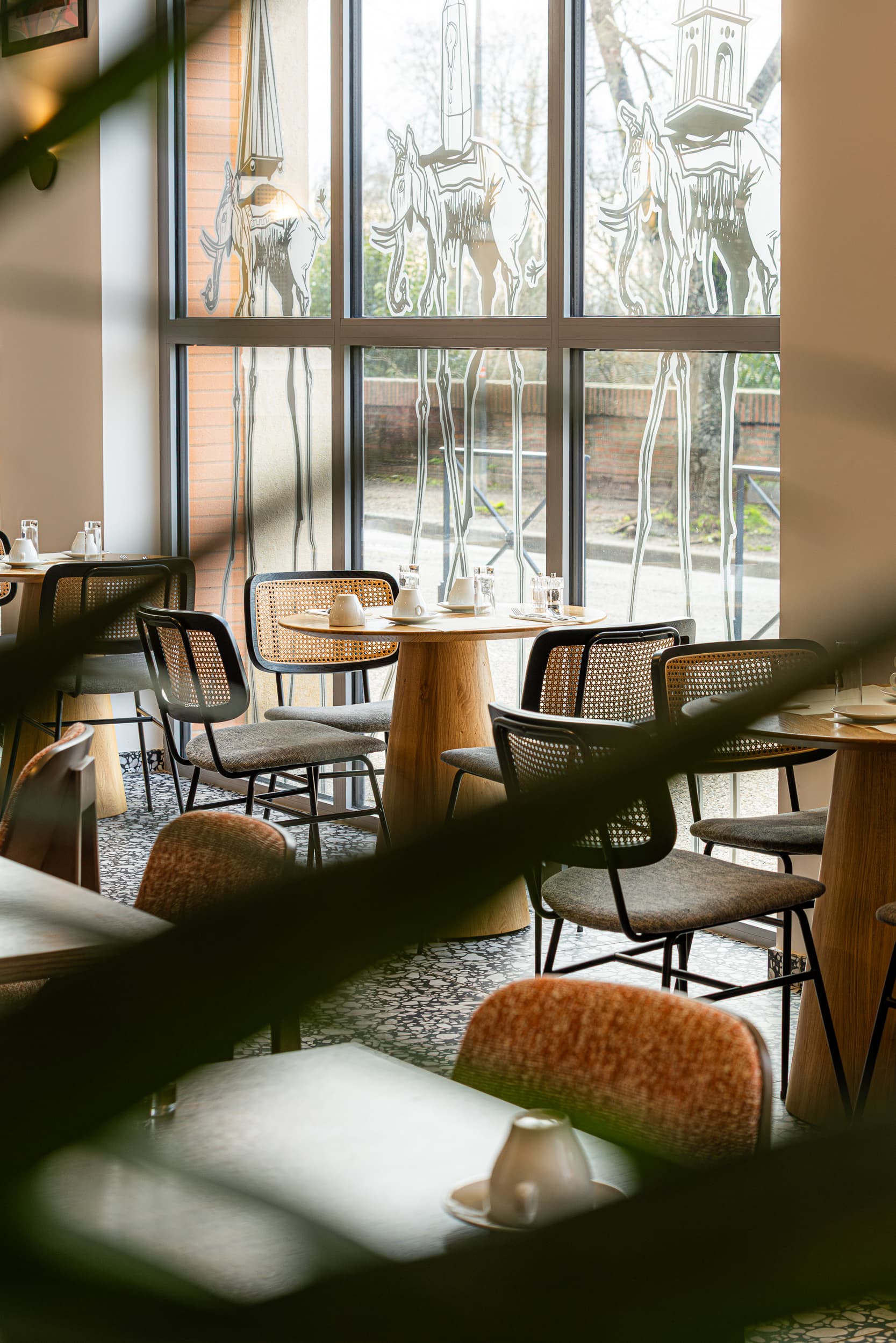 photographie immobilier Dali Hotel Montauban architecture Qapture restaurant mobilier