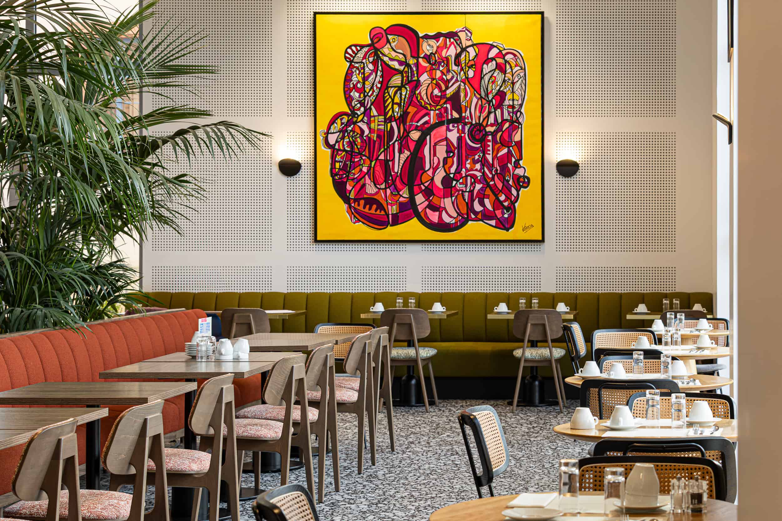 photographie immobilier Dali Hotel Montauban architecture Qapture restaurant mobilier décoration tableau