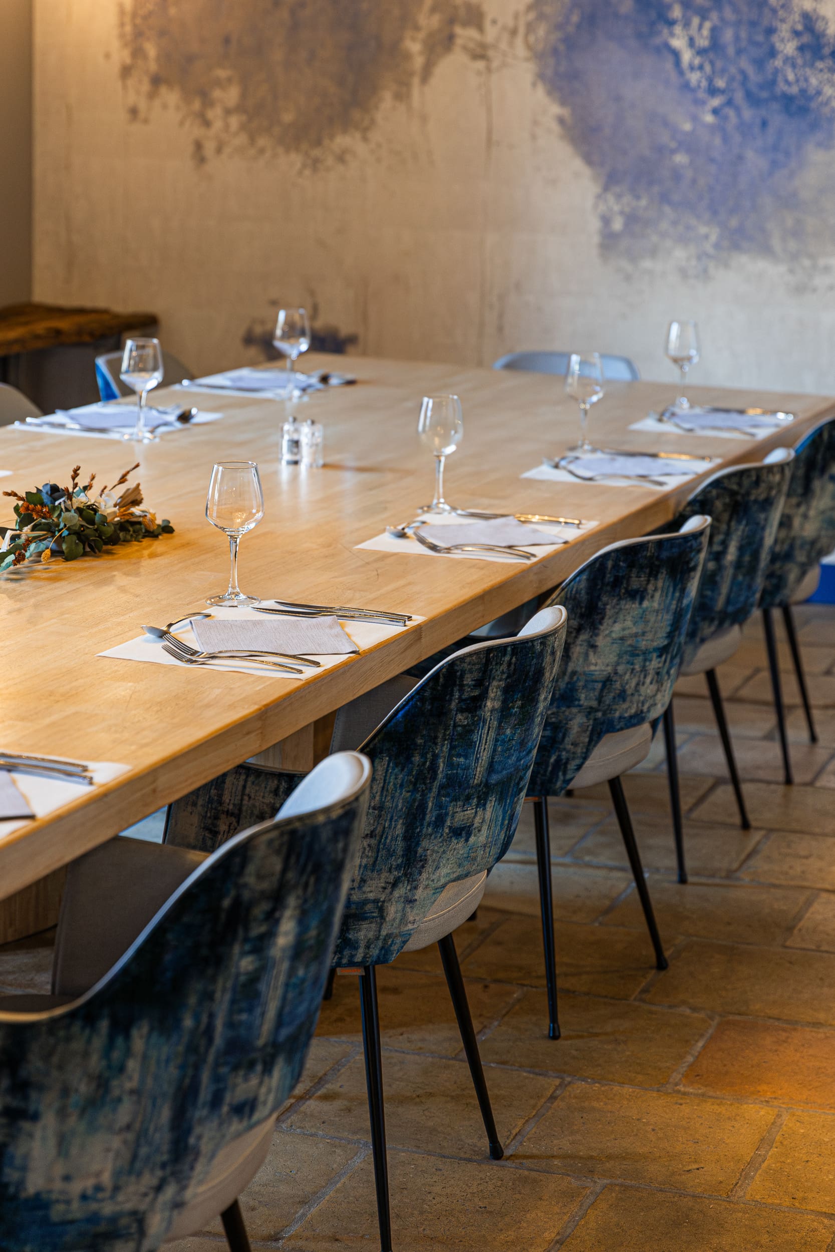 photographie immobilier Dali Hotel Montauban architecture Qapture table couverts