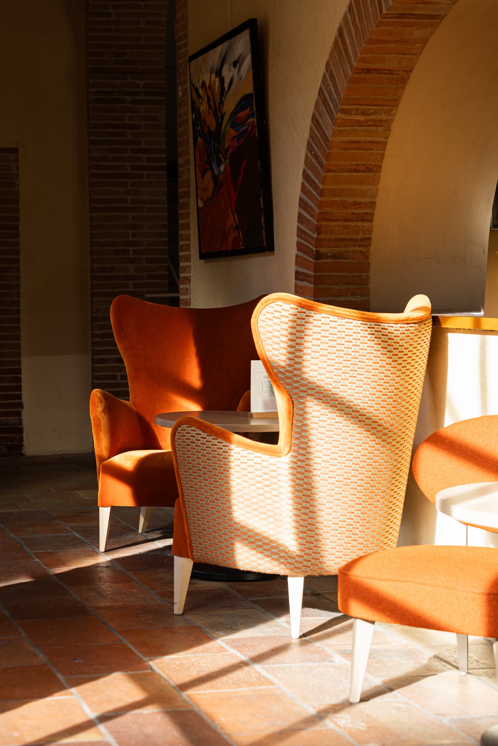 photographie immobilier Dali Hotel Montauban architecture Qapture mobilier fauteuil