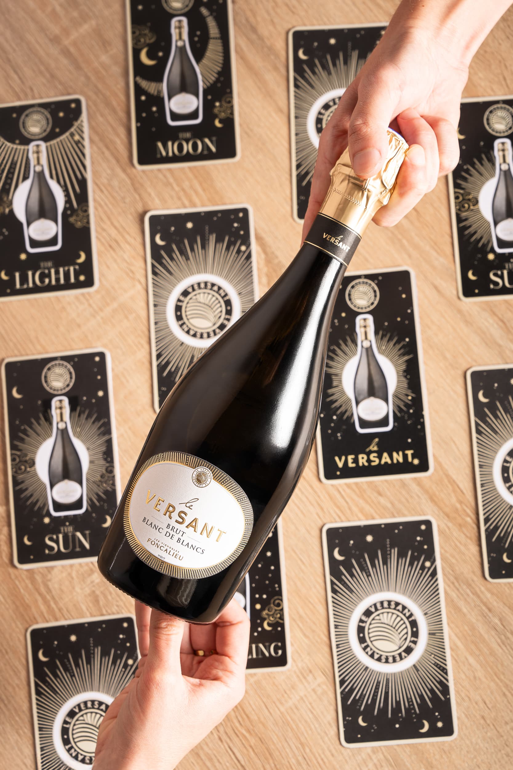 Photographie produit vin les Vignobles de Foncalieu le Versant Qapture jeu de cartes
